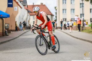 Krzysztof Wiśniewski na dystansie 90km jazdy na rowerze