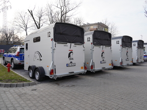 Nowe radiowozy i przyczepy do przewozu koni trafiły do KSP