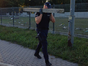 Stołeczni policjanci w pełnej gotowości do pomocy powodzianom