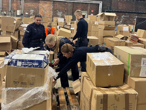 Stołeczni policjanci w pełnej gotowości do pomocy powodzianom