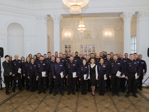 Listy gratulacyjne i nagrody dla stołecznych policjantów i pracowników