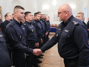 Listy gratulacyjne i nagrody dla stołecznych policjantów i pracowników