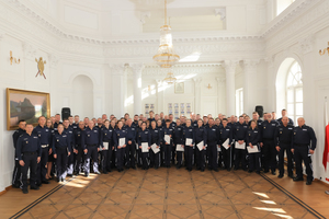 Listy gratulacyjne i nagrody dla stołecznych policjantów