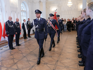 policjanci w trakcie ślubowania