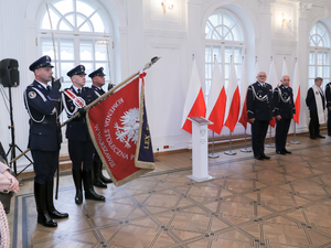 policjanci w trakcie ślubowania