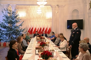 Spotkanie Wigilijne z podopiecznymi Fundacji Pomocy Wdowom i Sierotom po Poległych Policjantach