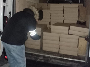 Dwa „dostawczaki” z kontrabandą i zatrzymani trzej obywatele Armenii – akcja stołecznych policjantów