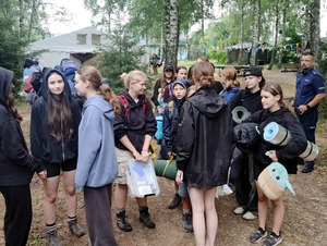 POLICJANCI POMOGLI W EWAKUACJI LEŚNEGO OBOZU HARCERSKIEGO