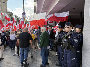 Policyjne zabezpieczenie uroczystości zaprzysiężenia Prezydenta Rzeczpospolitej Polskiej - wideorelacja