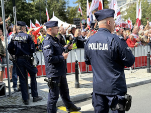 Policyjne zabezpieczenie uroczystości zaprzysiężenia Prezydenta Rzeczpospolitej Polskiej - wideorelacja