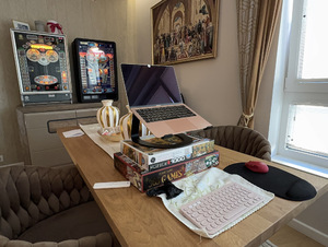 W apartamencie na Pradze stołeczni kryminalni zlikwidowali „call center”. Oszuści zostali już aresztowani