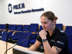 Policjantka Stołecznego Stanowiska Kierowania uratowała kobietę w kryzysie na moście Śląsko-Dąbrowskim