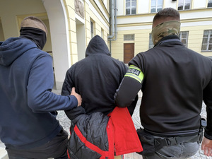 Aresztowani za przestępczość samochodową – akcja stołecznych policjantów w Warszawie i Krakowie