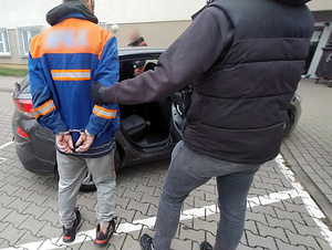 Aresztowani za przestępczość samochodową – akcja stołecznych policjantów w Warszawie i Krakowie