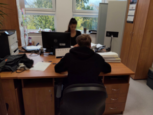 Zatrzymany za sprzedaż towarów oznaczonych znakami towarowymi znanych marek odpowie przez sądem