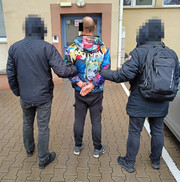 Oszukał sklepy odzieżowe, wykorzystując dane innej osoby