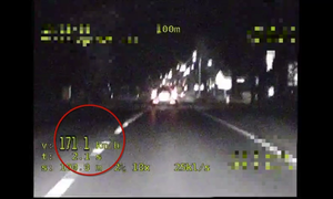 Jechał 171 km/h w obszarze zabudowanym, popełniał wykroczenia jedno po drugim