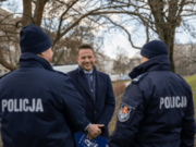 Warszawa przekazuje mieszkania dla policjantów