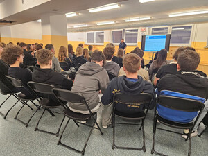 Spotkanie z młodzieżą i promocja zawodu policjanta