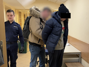 Z garażu narkotyki trafiały do lokalnych odbiorców. Policjanci zatrzymali 30-letniego pseudokibica