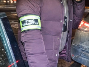 Z bagażnikiem pełnym narkotyków zaparkował tuż obok radiowozu