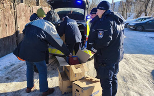 Pomagamy i chronimy - policjanci garnizonu stołecznego wspierają osoby w kryzysie bezdomności