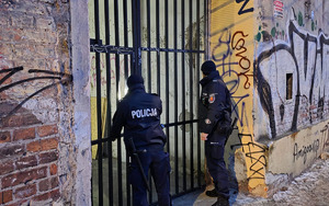 Pomagamy i chronimy - policjanci garnizonu stołecznego wspierają osoby w kryzysie bezdomności