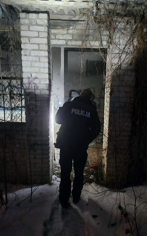 Pomagamy i chronimy - policjanci garnizonu stołecznego wspierają osoby w kryzysie bezdomności