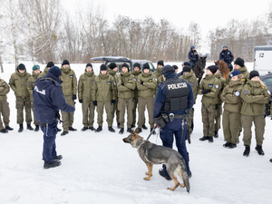 Wizyta uczniów Akademickiego Liceum Ogólnokształcącego w Białej Podlaskiej o profilu mundurowym w Komendzie Stołecznej Policji