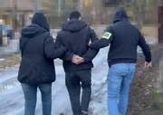 Policjanci zatrzymali trzech obywateli Tadżykistanu w związku z brutalnym pobiciem na stacji paliw na warszawskiej Woli