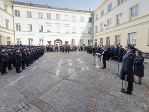 Ślubowanie nowo przyjętych policjantów w Komendzie Stołecznej Policji