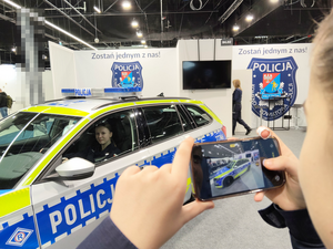 Policjanci z KPP w Pruszkowie promowali służbę podczas targów „Gun &amp; Shooting”