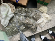 Zatrzymali poszukiwanego, który w trzech lokalach ukrywał narkotyki