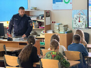 Spotkanie z policjantem w ramach projektu Fundacji Nasz Dom