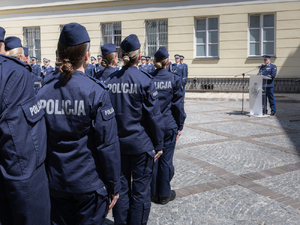 Ślubowanie nowo przyjętych policjantów