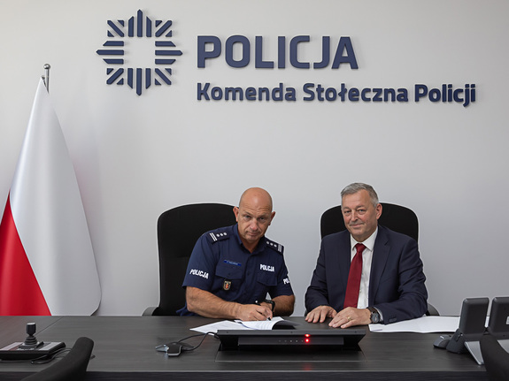 Podpisanie umowy w ramach projektu pn. „Elektromobilność w Komendzie Stołecznej Policji – Rozwój Nowoczesnej Floty Policyjnej”