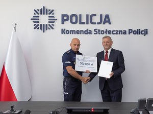Podpisanie umowy w ramach projektu projektu pn. „Elektromobilność w Komendzie Stołecznej Policji – Rozwój Nowoczesnej Floty Policyjnej”