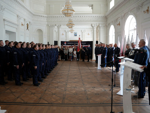 44 nowych policjantów ślubowało strzec porządku i bezpieczeństwa