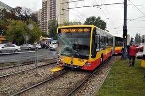 Wypadek 3 pojazdów, zdjęcia z miejsca zdarzenia