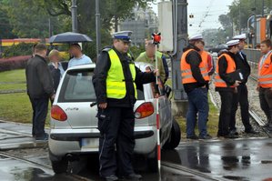Wypadek 3 pojazdów, zdjęcia z miejsca zdarzenia