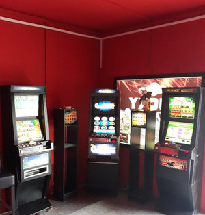 Automaty do gier hazardowych zabezpieczone przez funkcjonariuszy