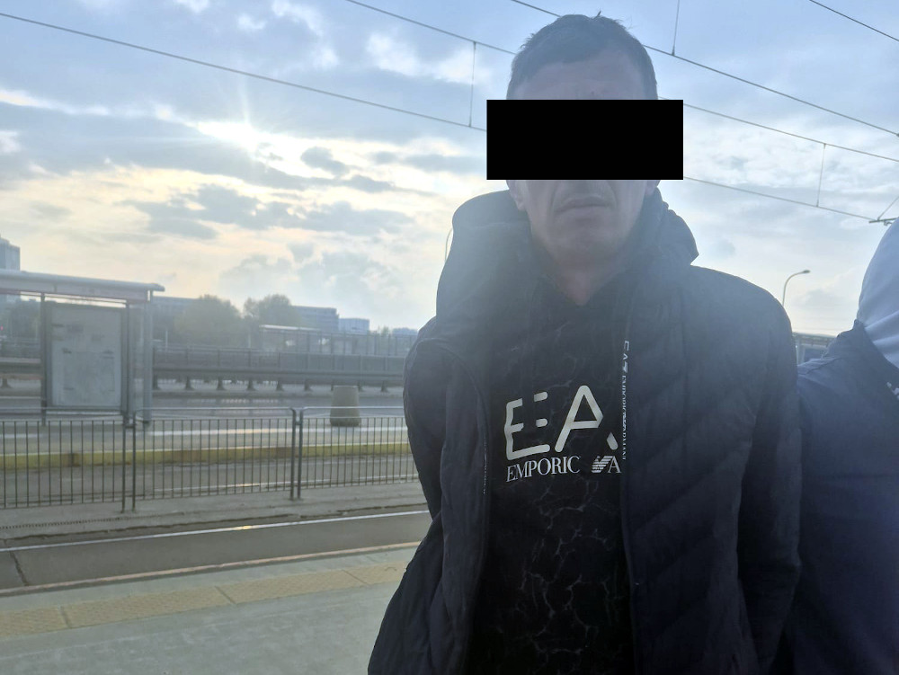 Próbę odebrania przesyłek z wyłudzonymi telefonami udaremnili stołeczni policjanci