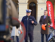 Policjanci Komendy Stołecznej Policji wzięli udział w konferencji na temat bezpieczeństwa pieszych, rowerzystów oraz użytkowników hulajnóg elektrycznych