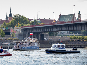 Rejs jednostek po rzece Wiśle w Warszawie