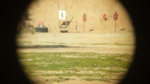 Warsztaty z technik przystrzeliwania i strzelania z karabinków AKMS na krótkim i długim dystansie