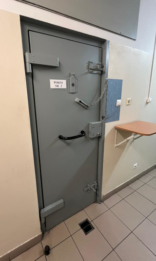 pomieszczenie dla osób zatrzymanych