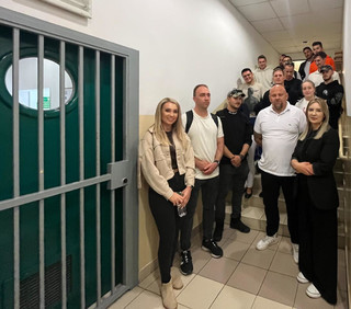 pomieszczenie dla osób zatrzymanych