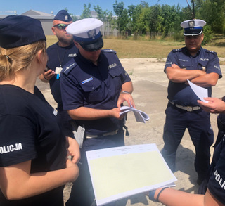 Policjanci podczas szkolenia w zakresie Ruchu Drogowego