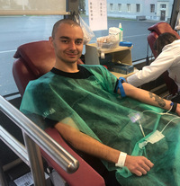 Policjanci oddają krew