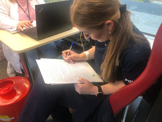 Policjanci oddają krew